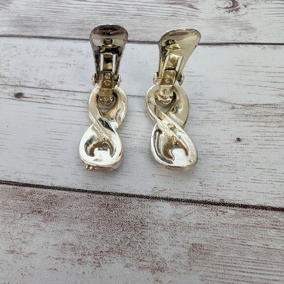 Vintage Clip On Earrings Black & Gold Tone Earrings - Fair Condition - Picture 6 of 7